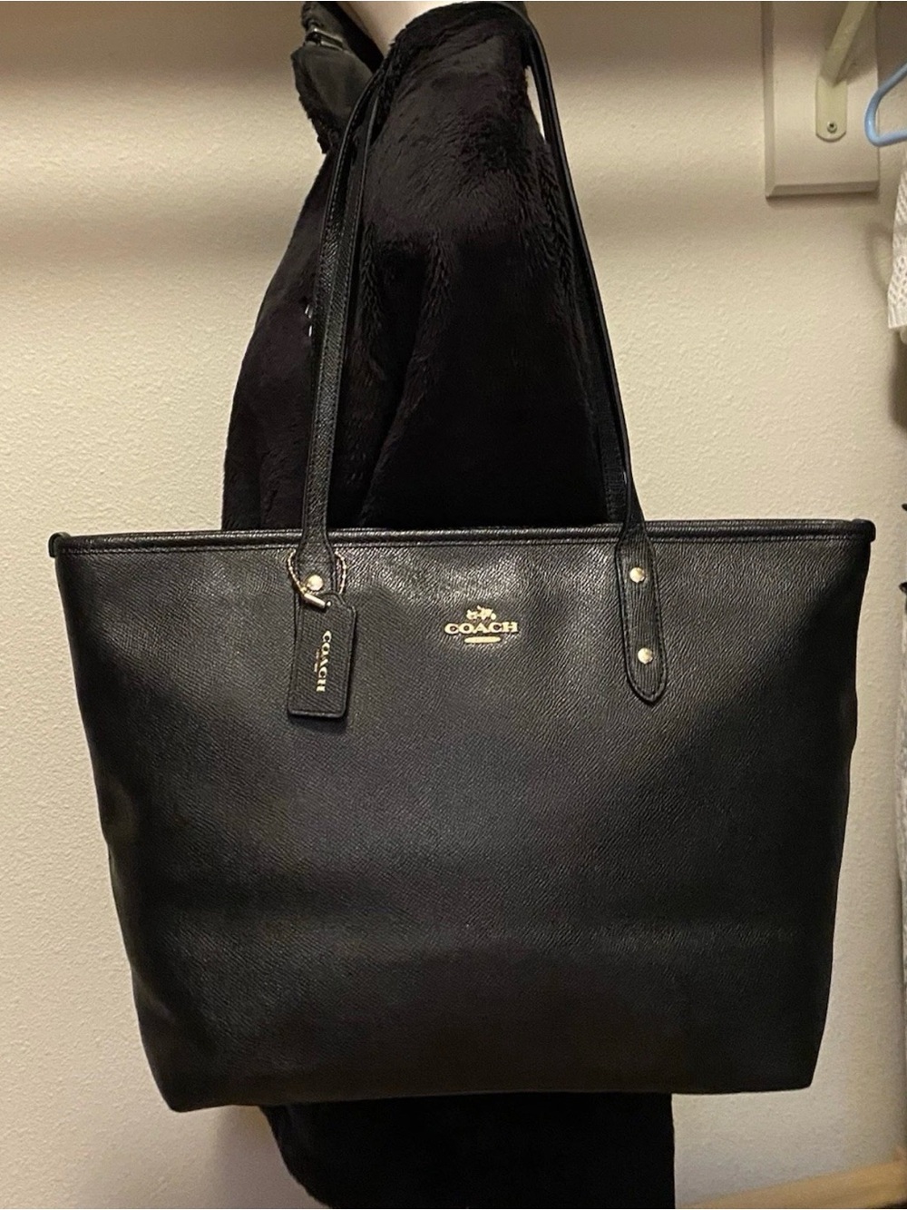 COACH F58846 black pebbled leather large tote shoulder bag w/silver dust bag